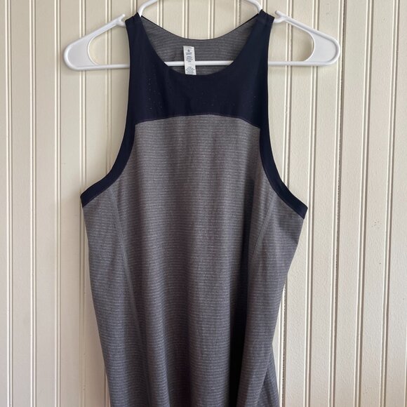 Lulu Lemon-  SIZE 4 - Racerback Tank - Open back - Loose Fit - Slate Gray/Grape - Picture 5 of 12
